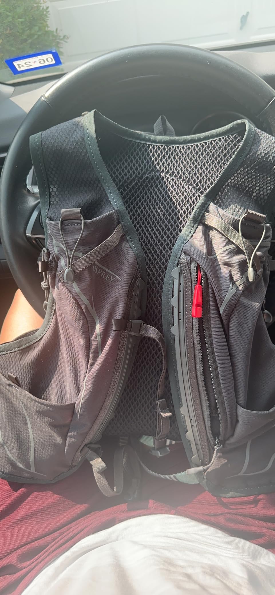 Osprey Duro 1.5L Men's Running Hydration Vest with Hydraulics Reservoir - Customer Photo 2