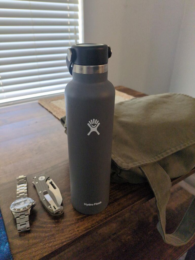 Hydro Flask Water Bottle - Insulated Stainless Steel - Non Spill, Leakproof in 21 Oz Indigo Blue Customer Review Hydro Flask Water Bottle - Insulated Stainless Steel - Non Spill, Leakproof in 21 Oz Indigo Blue - Customer Photo 1