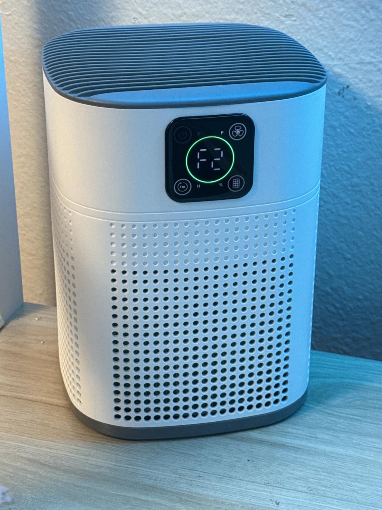 Air Purifiers for Bedroom, Honeyuan H13 HEPA Air Purifier for Home Large Room 600 sqft, Air purifiers with 360°Air Intake, 3 Fan Speeds, 3-Stage Filtration, White Customer Review Air Purifiers for Bedroom, Honeyuan H13 HEPA Air Purifier for Home Large Room 600 sqft, Air purifiers with 360°Air Intake, 3 Fan Speeds, 3-Stage Filtration, White - Customer Photo 2