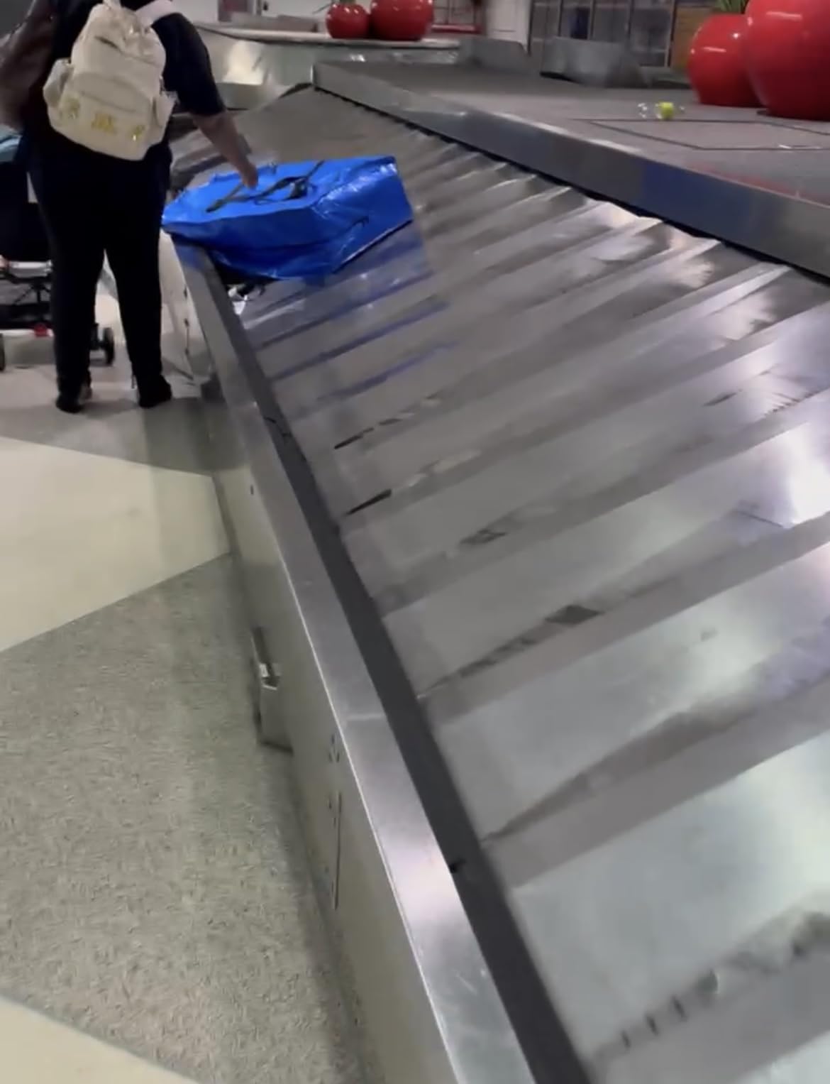 Extra Large Storage Duffle Bag with Zippers and Handles, Big Foldable Duffle Bag for Travel - Customer Photo 3