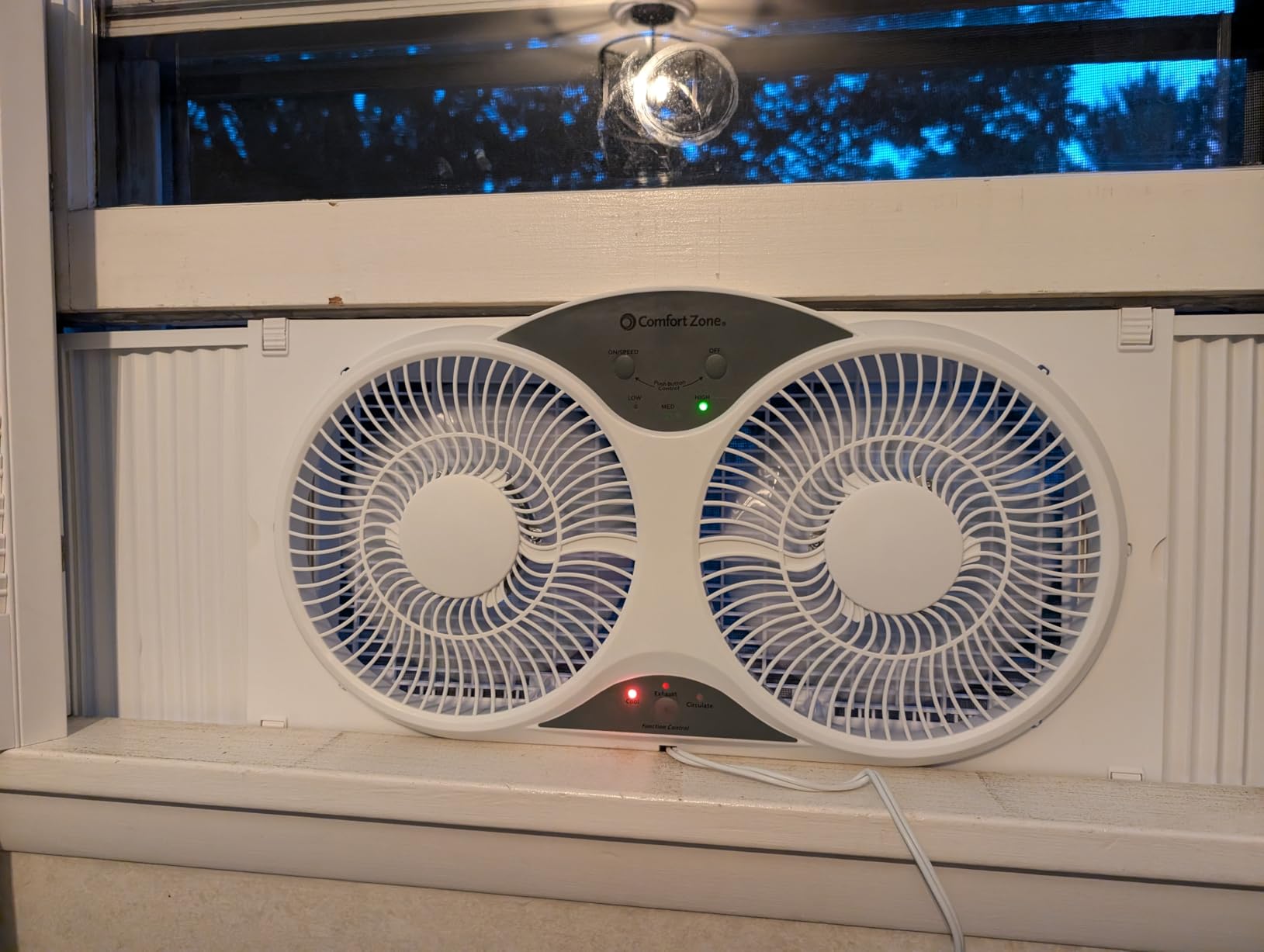 Comfort Zone Window Fan for Bedroom, 9 inch 3 Speed Dual Fans with Auto-Locking Expanders, Window Exhaust Fan, Removeable Bug Screen, White - Customer Photo 2