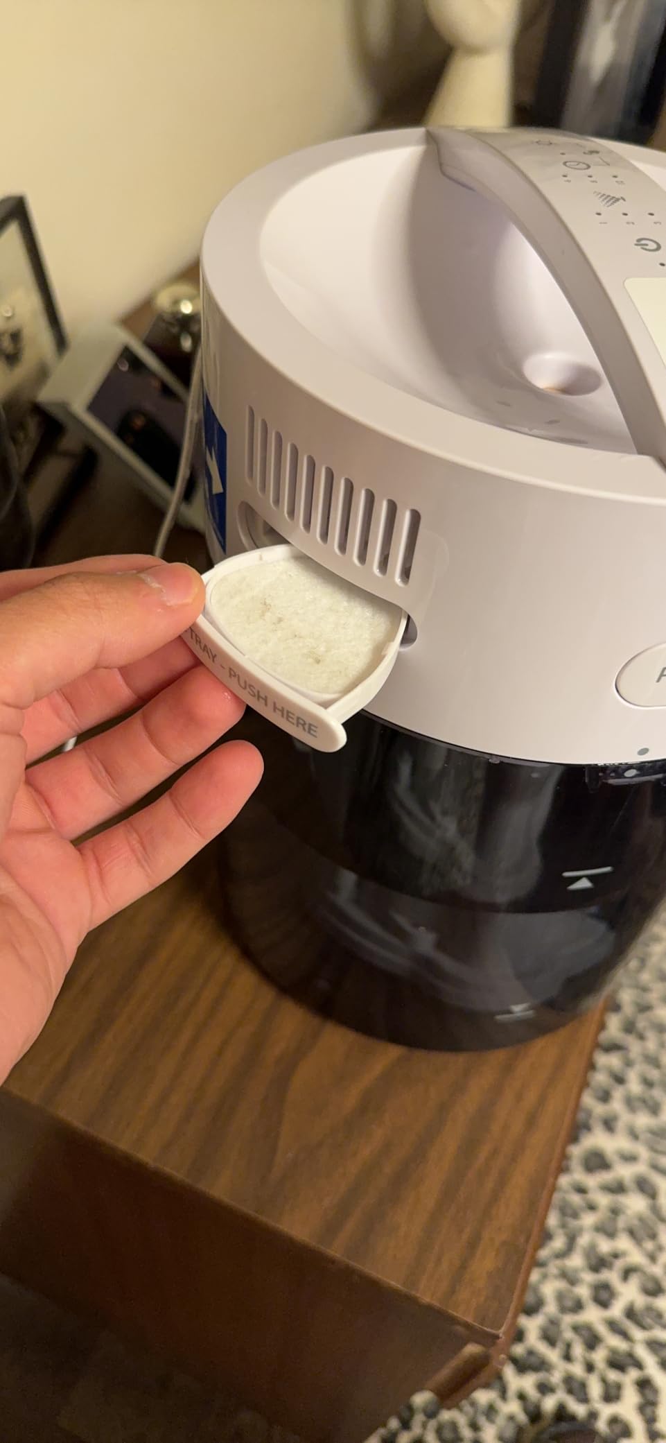 HoMedics Humidifiers for Bedroom, Home, Nursery, Office and Plants. Total Comfort UV-C Ultrasonic Humidifier, Leak Resistant Design, 0.97 Gallon Tank, 35 Hour Run Time, Quiet, Cool Mist, Night Light - Customer Photo 2