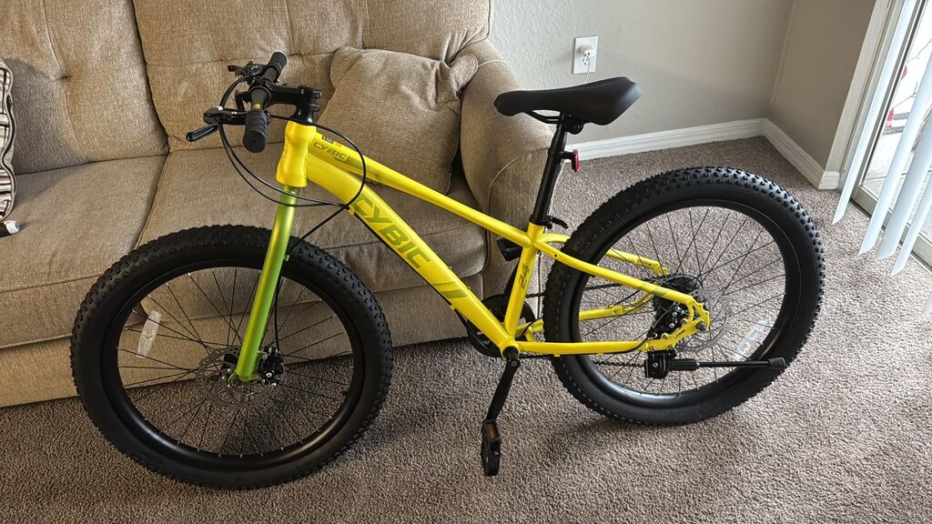 CYBIC Fat Tire Mountain Bike 24/26 inch Wheels, 7/21 Speeds, with High Carbon Steel Frame, Double Disc Brake Fat Tire Bike Customer Review CYBIC Fat Tire Mountain Bike 24/26 inch Wheels, 7/21 Speeds, with High Carbon Steel Frame, Double Disc Brake Fat Tire Bike - Customer Photo 1