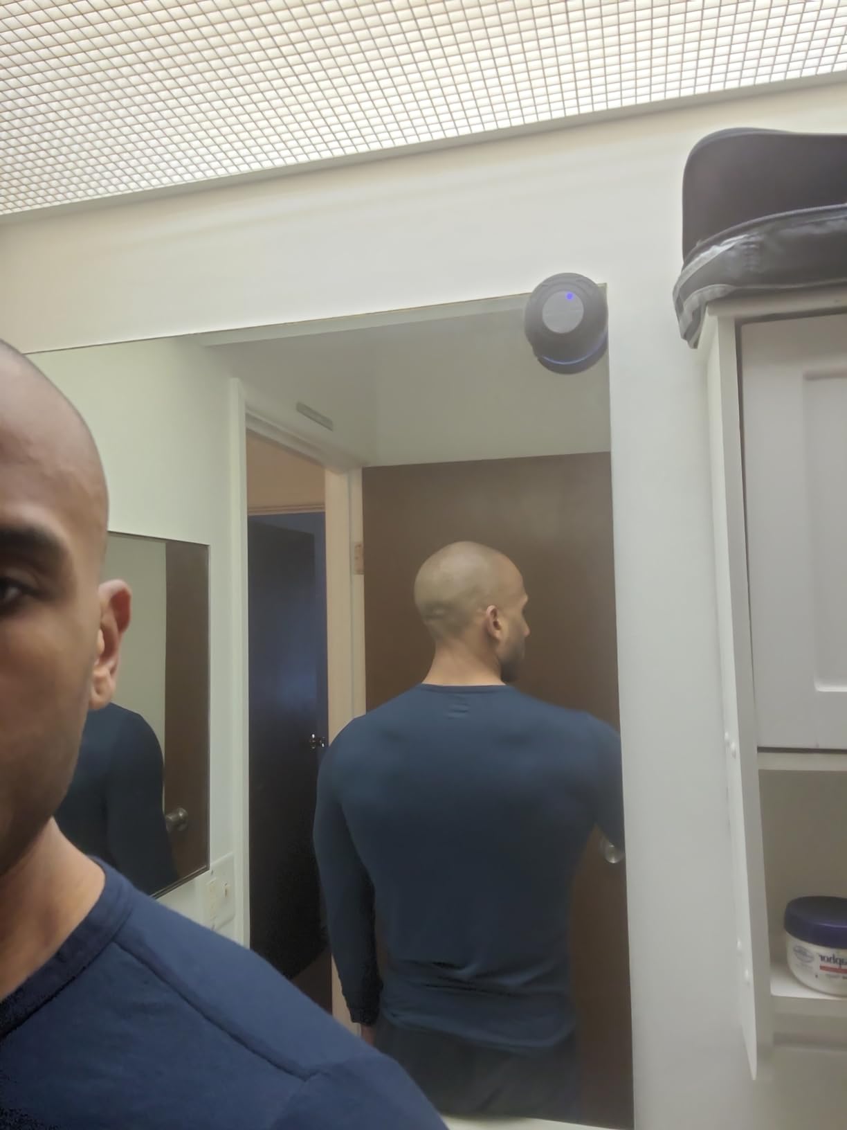 32 Degrees Men's Lightweight Baselayer Crew Top | Long Sleeve | Form Fitting | 4-Way Stretch | Thermal - Customer Photo 2