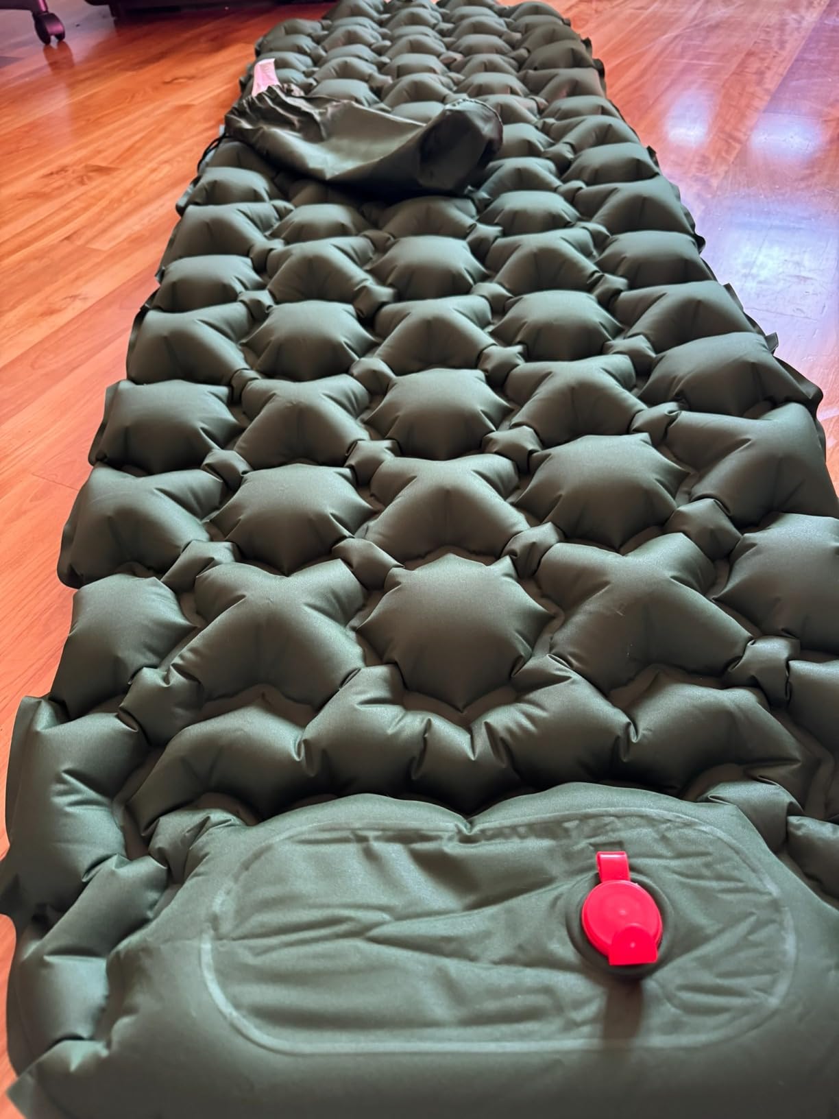 Amazon Basics Camping Sleeping Pad with Quick-Inflate Foot Pump, Water Resistant, Ultralight, Olive Green - Customer Photo 2
