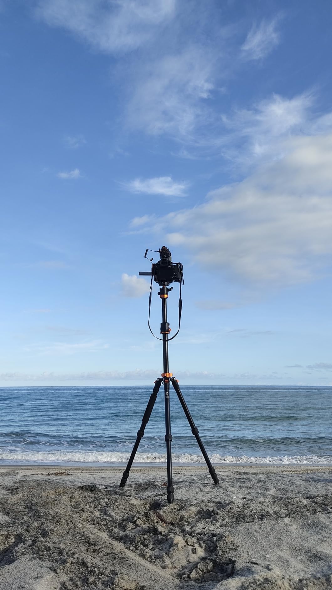 Panasonic LUMIX S5II Mirrorless Camera, 24.2MP Full Frame with Phase Hybrid AF, New Active I.S. Technology, Unlimited 4:2:2 10-bit Recording with 20-60mm F3.5-5.6 L Mount Lens - DC-S5M2KK Black - Customer Photo 2