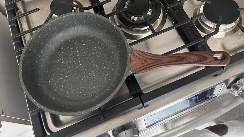 SENSARTE Nonstick Ceramic Frying Pan Skillet, 9.5 Inch Omelet Pan, Healthy Non Toxic Chef Pan, Induction Compatible Egg Pan with Heat Resistant Handle, PFAS-Free customer photo 2
