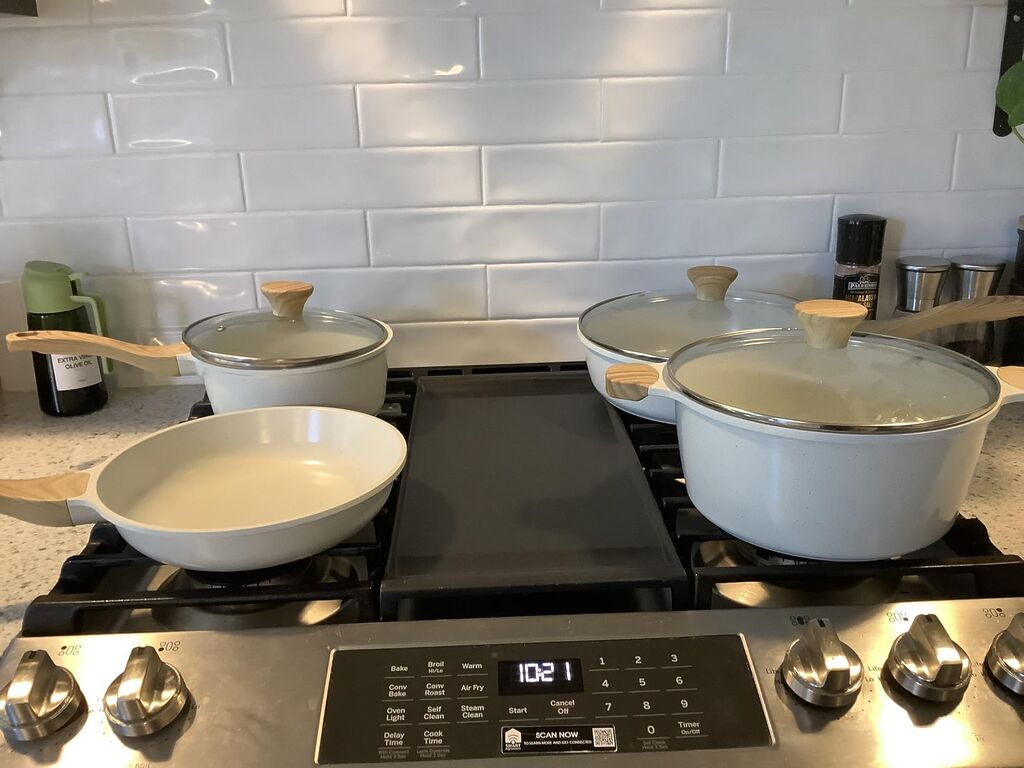 SENSARTE Nonstick Ceramic Cookware Set, 13-pcs Non-toxic Pots and Pans Set | Healthy Kitchen Cooking Set with Stay-Cool Handles, Silicone Tools and Pot Protectors, PFAS Free customer photo 1