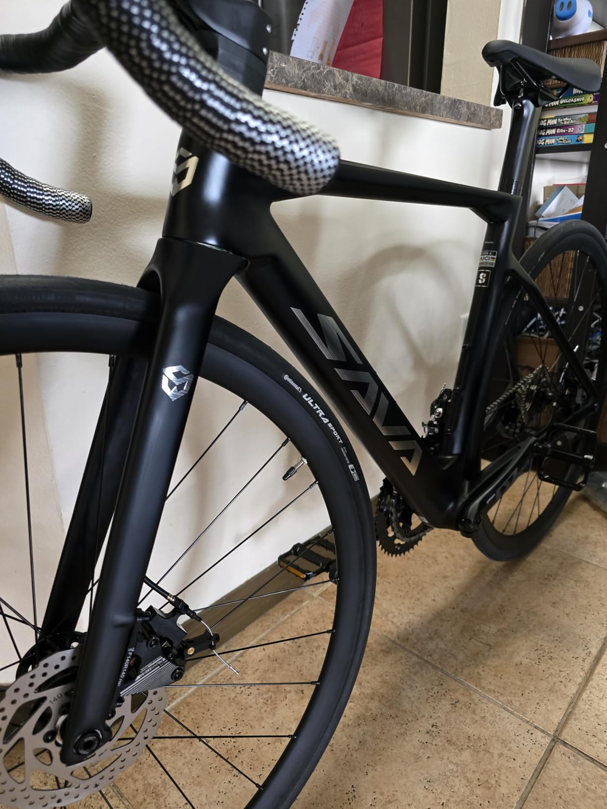 SAVADECK Carbon Disc Road Bike, Integrated Design Racing Bicycle Carbon Frame Carbon Fork with Shimano SORA R3000 Derailleur System 18 Speed Disc Brake Road Bike for Men or Women - Customer Photo 1