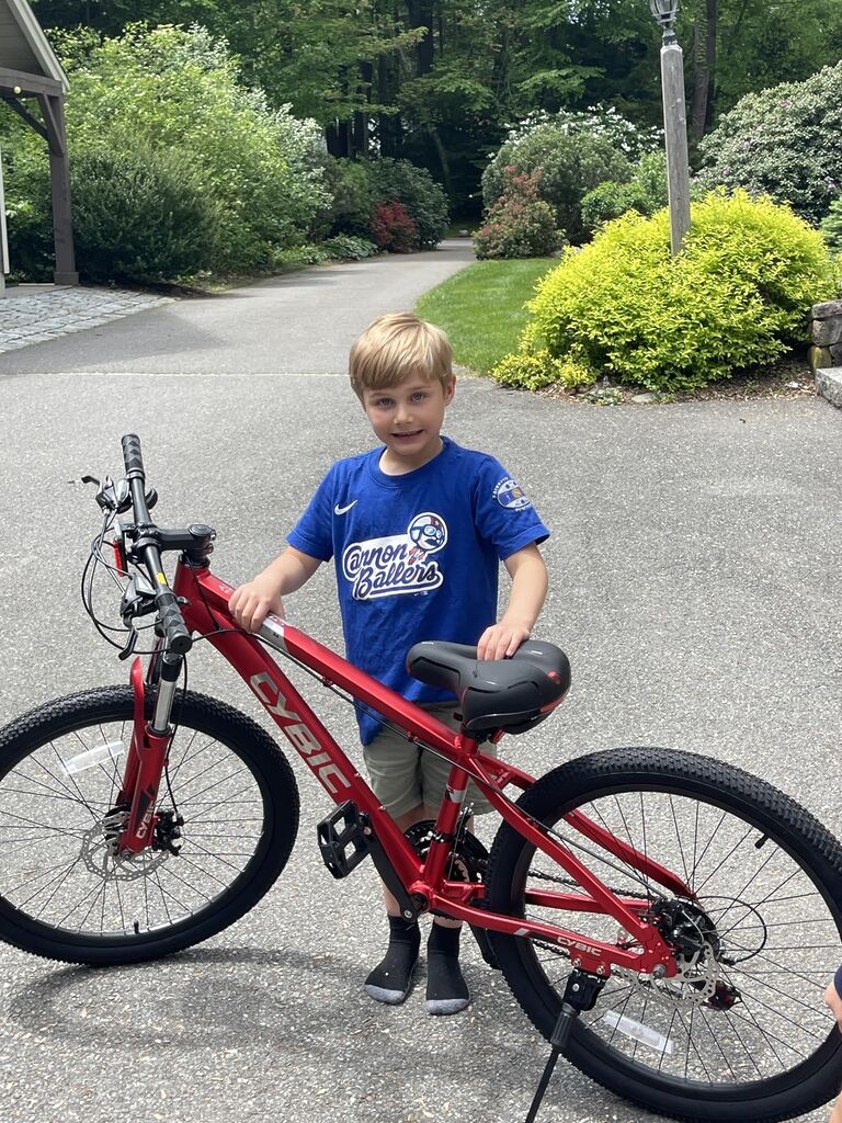 CYBIC 24 inch Mountain Bike, Aluminum Frame, Suspension Fork, Disc Brake, 24 inch Bicycle, Multiple Colors for Youth Customer Review CYBIC 24 inch Mountain Bike, Aluminum Frame, Suspension Fork, Disc Brake, 24 inch Bicycle, Multiple Colors for Youth - Customer Photo 1
