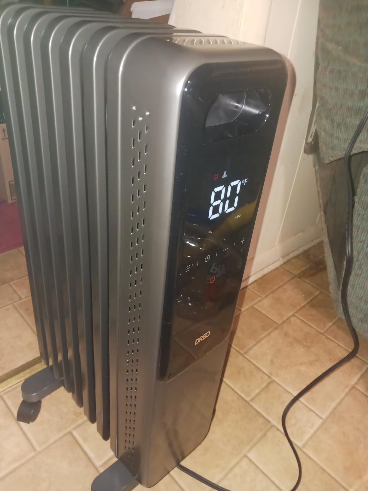 Dreo Oil Filled Radiator, Electric Radiant Heaters for indoor use Large Room with Remote Control, Child Lock, 4 Modes, Overheat & Tip-Over Protection, 24h Timer, Digital Thermostat, Quiet, 1500W - Customer Photo 1