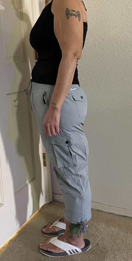 Soothfeel Women's Cargo Capris Pants with 6 Pockets Lightweight Quick Dry Travel Hiking Summer Pants for Women Casual Customer Review Soothfeel Women's Cargo Capris Pants with 6 Pockets Lightweight Quick Dry Travel Hiking Summer Pants for Women Casual - Customer Photo 4