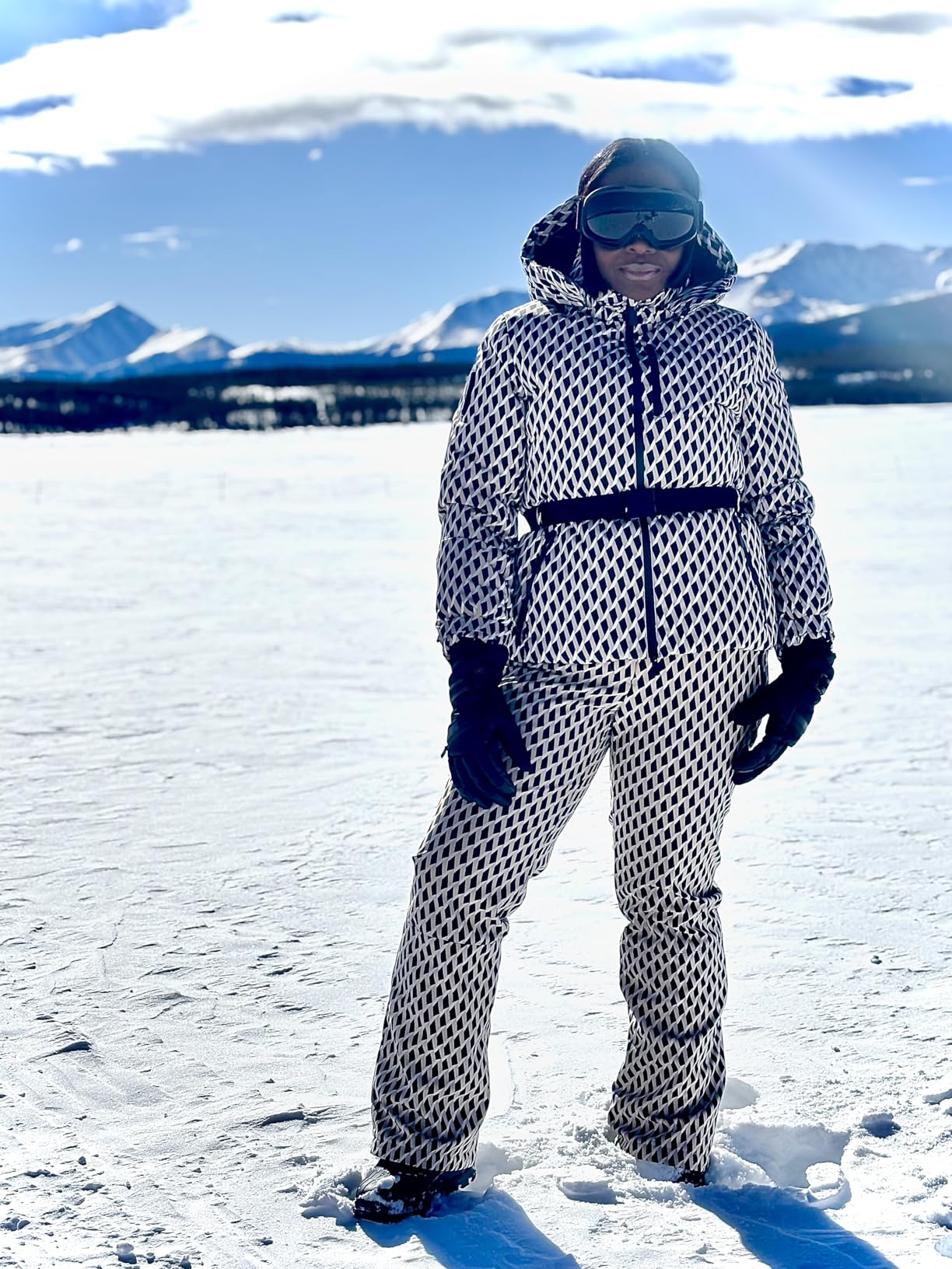 OutdoorMaster OTG Ski Goggles - Over Glasses Ski/Snowboard Goggles for Men, Women & Youth - 100% UV Protection Customer Review OutdoorMaster OTG Ski Goggles - Over Glasses Ski/Snowboard Goggles for Men, Women & Youth - 100% UV Protection - Customer Photo 2