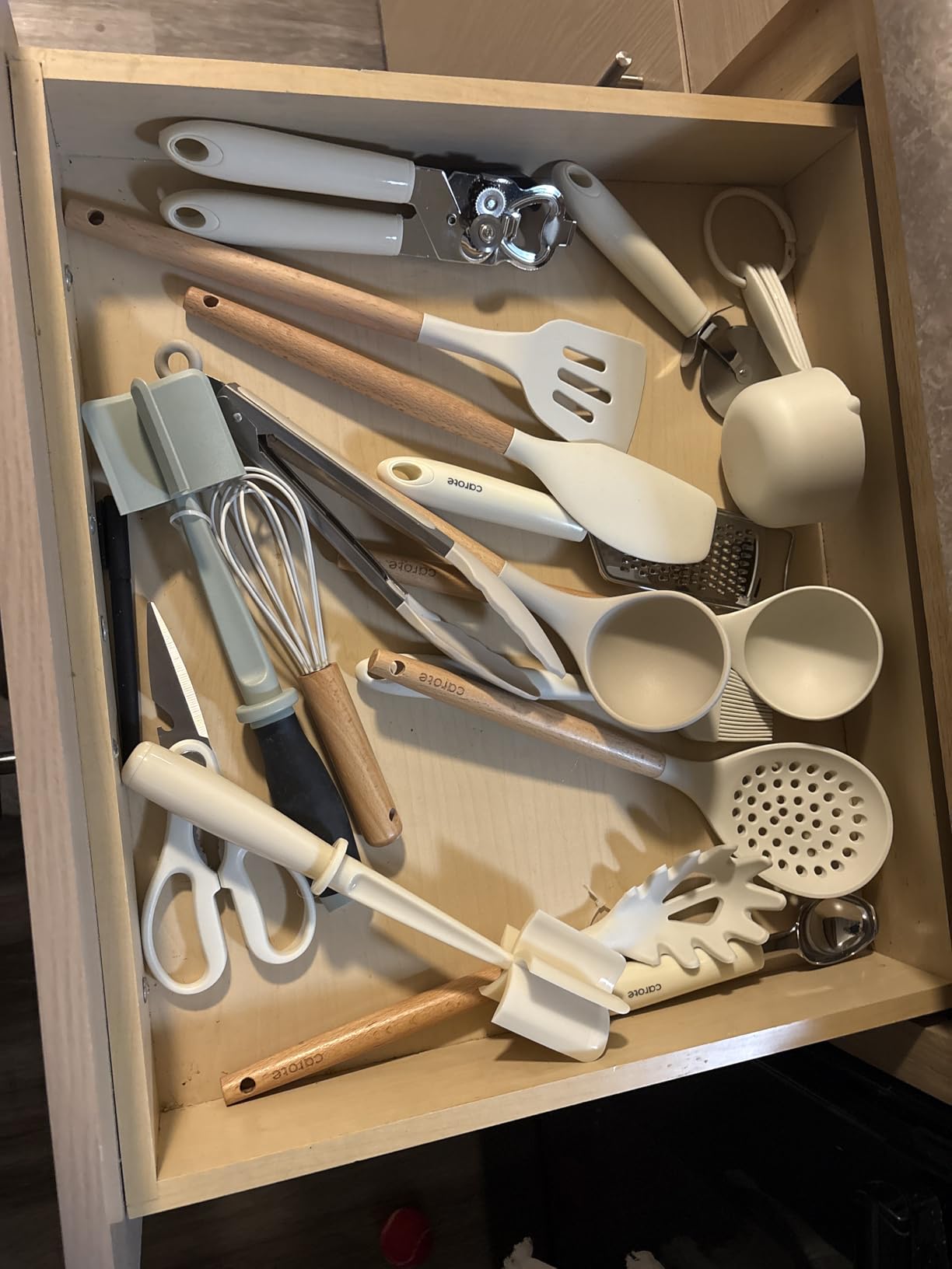 CAROTE Silicone Cooking Utensils Set, Kitchen Utensils Set 10 Pcs for cooking, BPA Free Spatula Set with Heat Resistant Wood Handles for Nonstick Cookware (Cream White) - Customer Photo 2