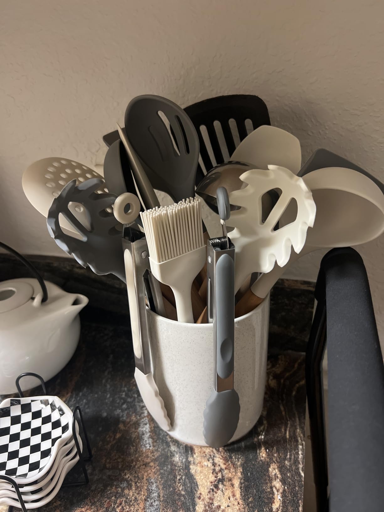 CAROTE Silicone Cooking Utensils Set, Kitchen Utensils Set 10 Pcs for cooking, BPA Free Spatula Set with Heat Resistant Wood Handles for Nonstick Cookware (Cream White) - Customer Photo 4