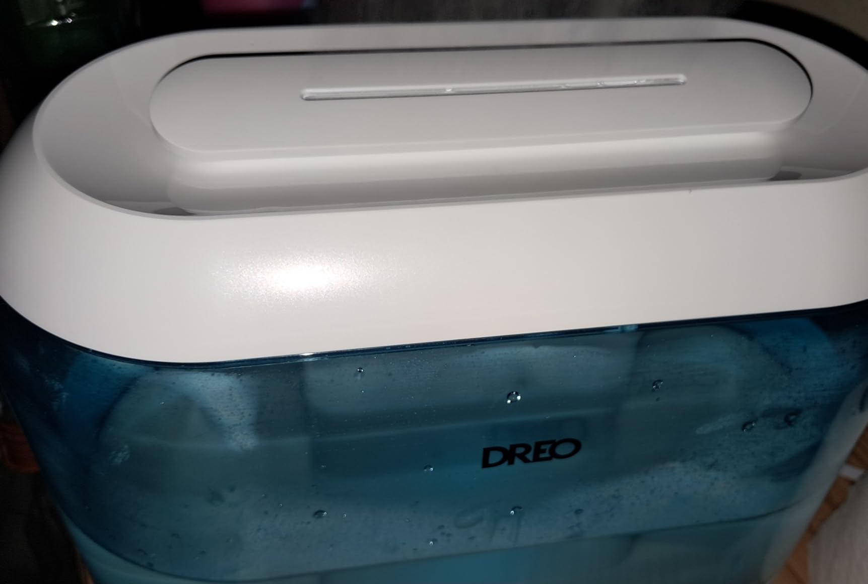 Dreo Humidifiers for Bedroom, 4L Top Fill for Large Room, 36H Runtime, 28 dB Quiet Supersized Cool Mist Air Humidifier for Baby Nursery, Plants, Indoor, Night Light, Easy to Clean & Fill - Customer Photo 3