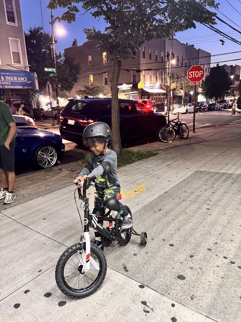 WEIZE Kids Bike, 14 16 20 Inch Children Bicycle for Boys Girls Ages 3-12 Years Old, Rider Height 35-62 Inch, Coaster Brake, Multiple Color Options - Customer Photo 2