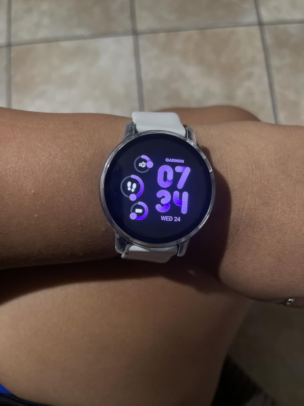 Garmin Vívoactive 5, Health and Fitness GPS Smartwatch, AMOLED Display, Up to 11 Days of Battery, Slate Aluminum Bezel with Black Case and Silicone Band Customer Review Garmin Vívoactive 5, Health and Fitness GPS Smartwatch, AMOLED Display, Up to 11 Days of Battery, Slate Aluminum Bezel with Black Case and Silicone Band - Customer Photo 1