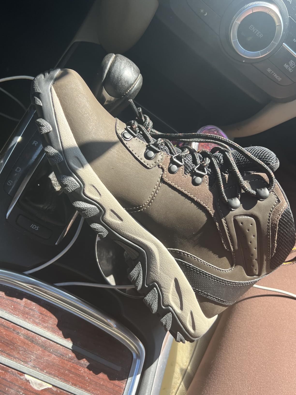 Columbia Men's Newton Ridge Plus II Waterproof Hiking Boot Customer Review Columbia Men's Newton Ridge Plus II Waterproof Hiking Boot - Customer Photo 5