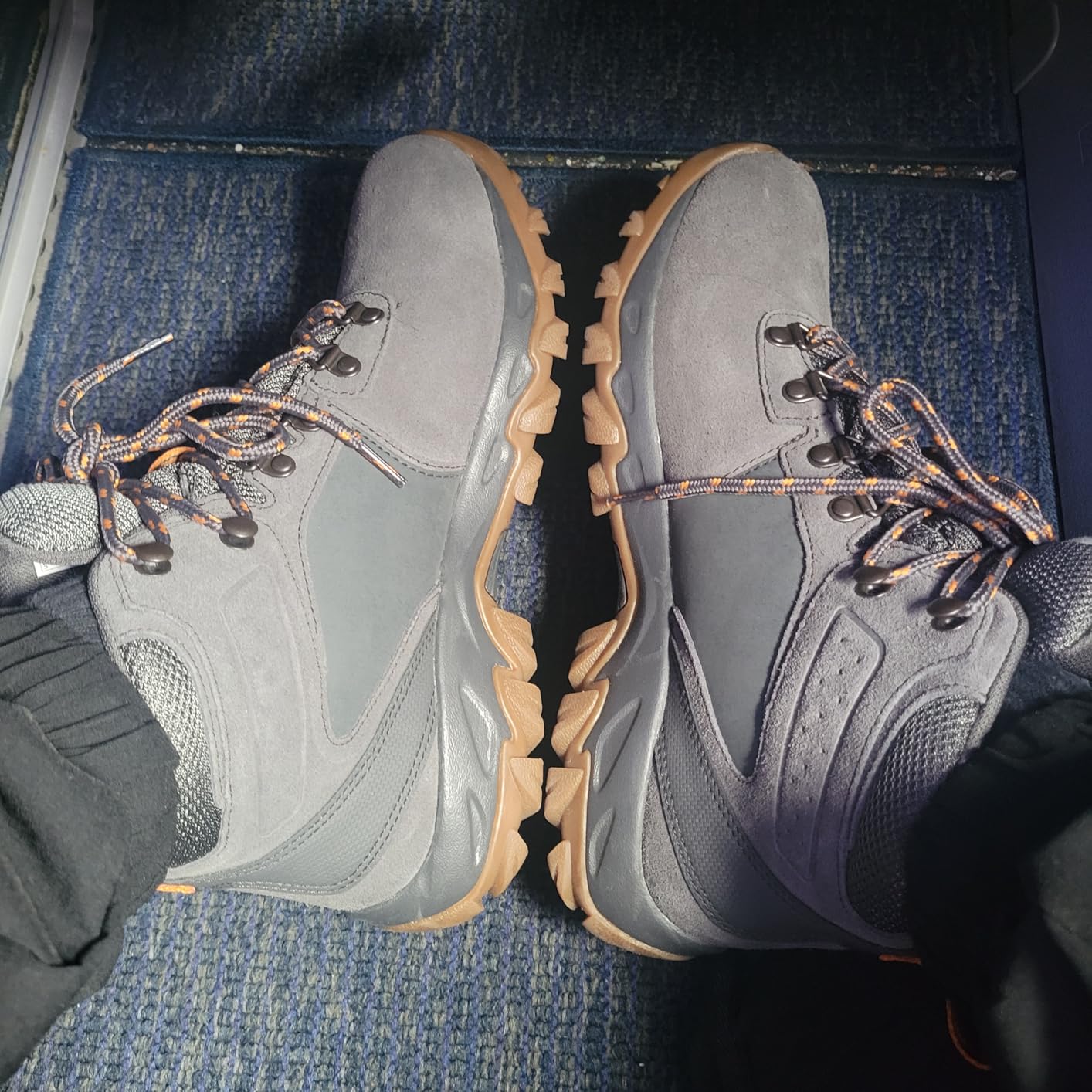 Columbia Men's Newton Ridge Plus II Suede Waterproof Hiking Boot - Customer Photo 1