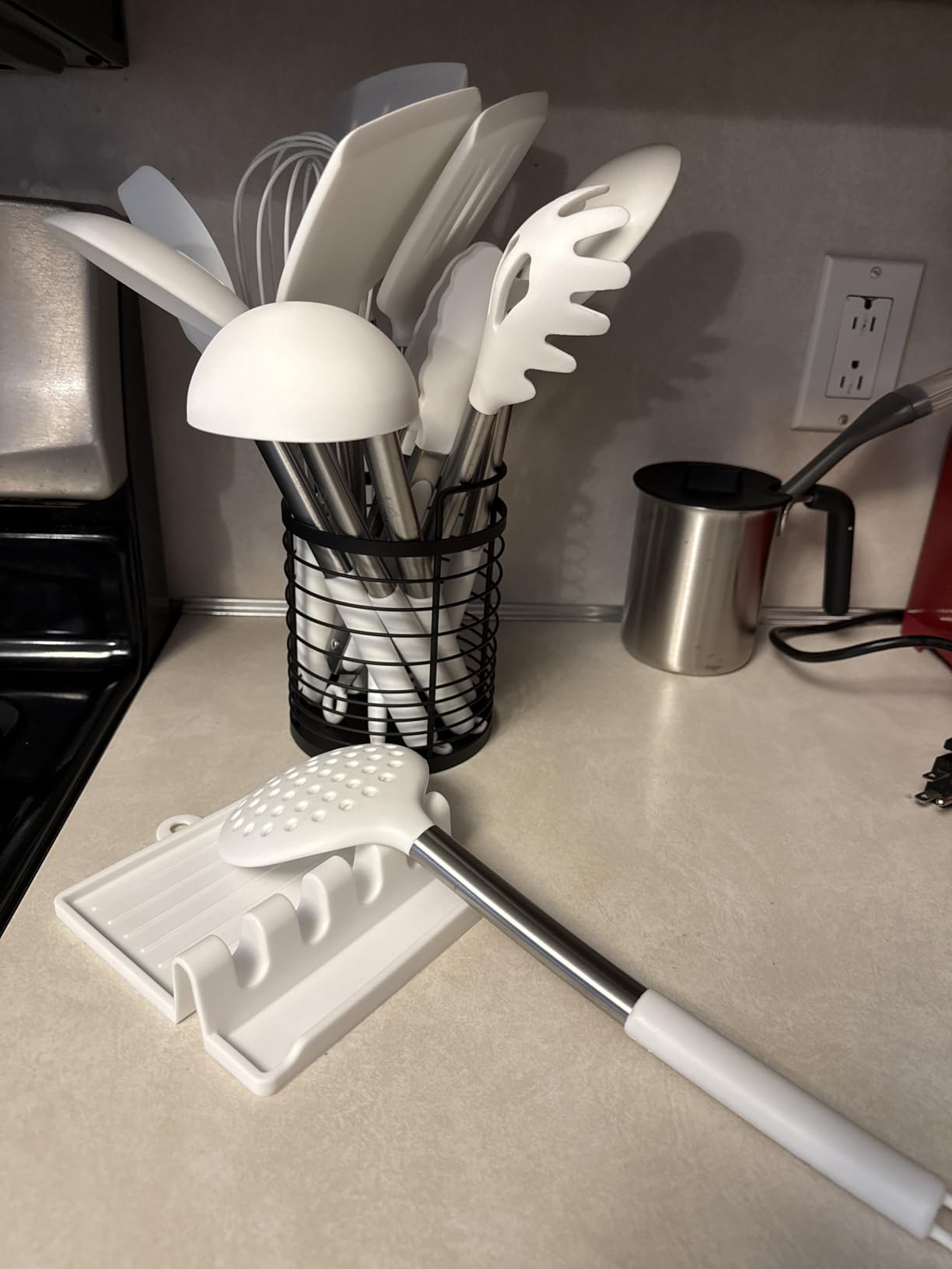 HOTEC 446°F Heat Resistant Silicone Kitchen Utensils, Cooking Utensil Set, Spatula Set, BPA Free, Kitchen Gadgets, With Stainless Steel Utensils Holder, Dishwasher Safe 14pcs Khaki - Customer Photo 1