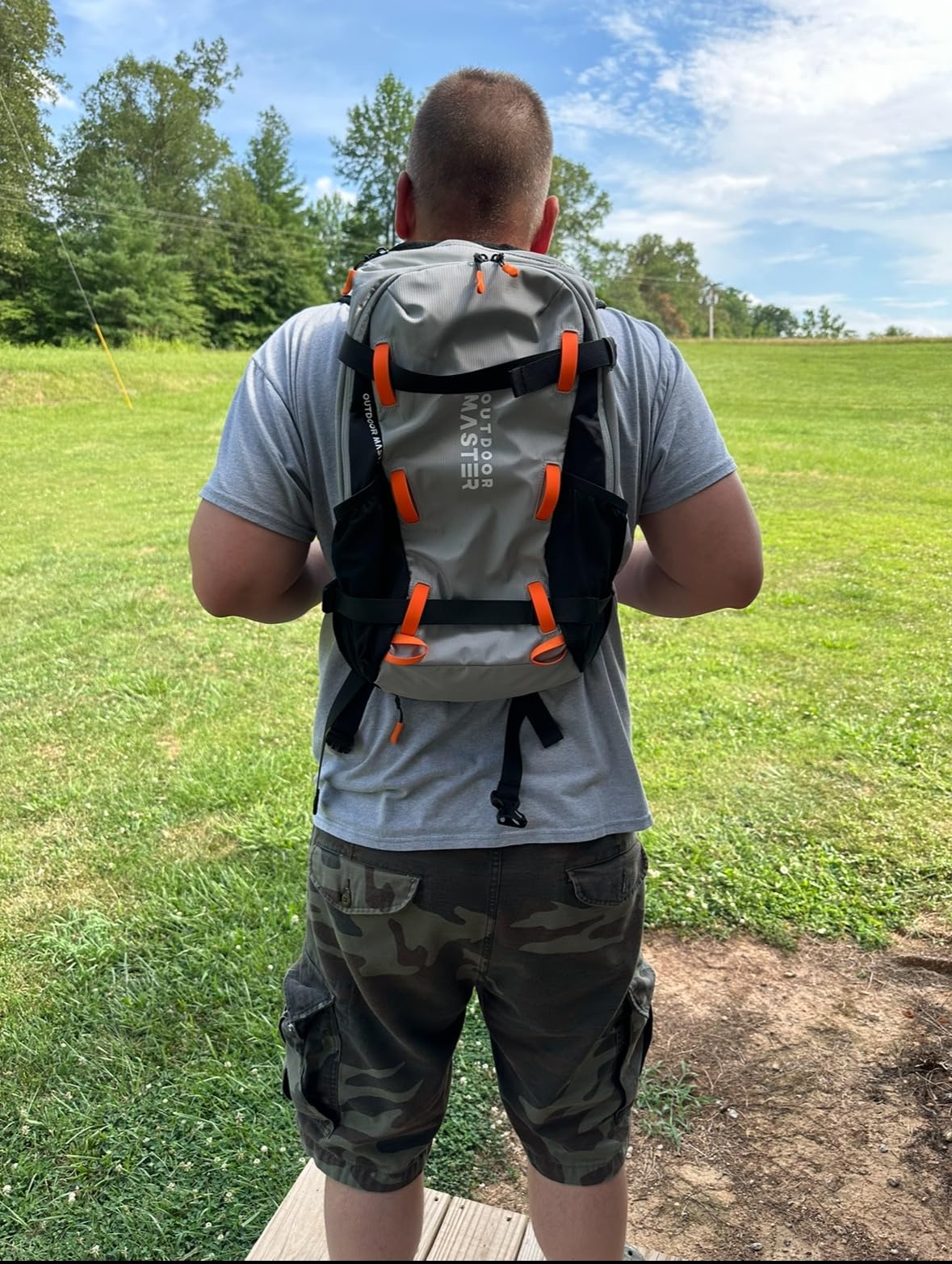 OutdoorMaster Snow Hydration Pack, 18L Travel Daypack for Snowboard, Ski, Hiking, Cycling - Made from Recycled Materials - Grey Customer Review OutdoorMaster Snow Hydration Pack, 18L Travel Daypack for Snowboard, Ski, Hiking, Cycling - Made from Recycled Materials - Grey - Customer Photo 1