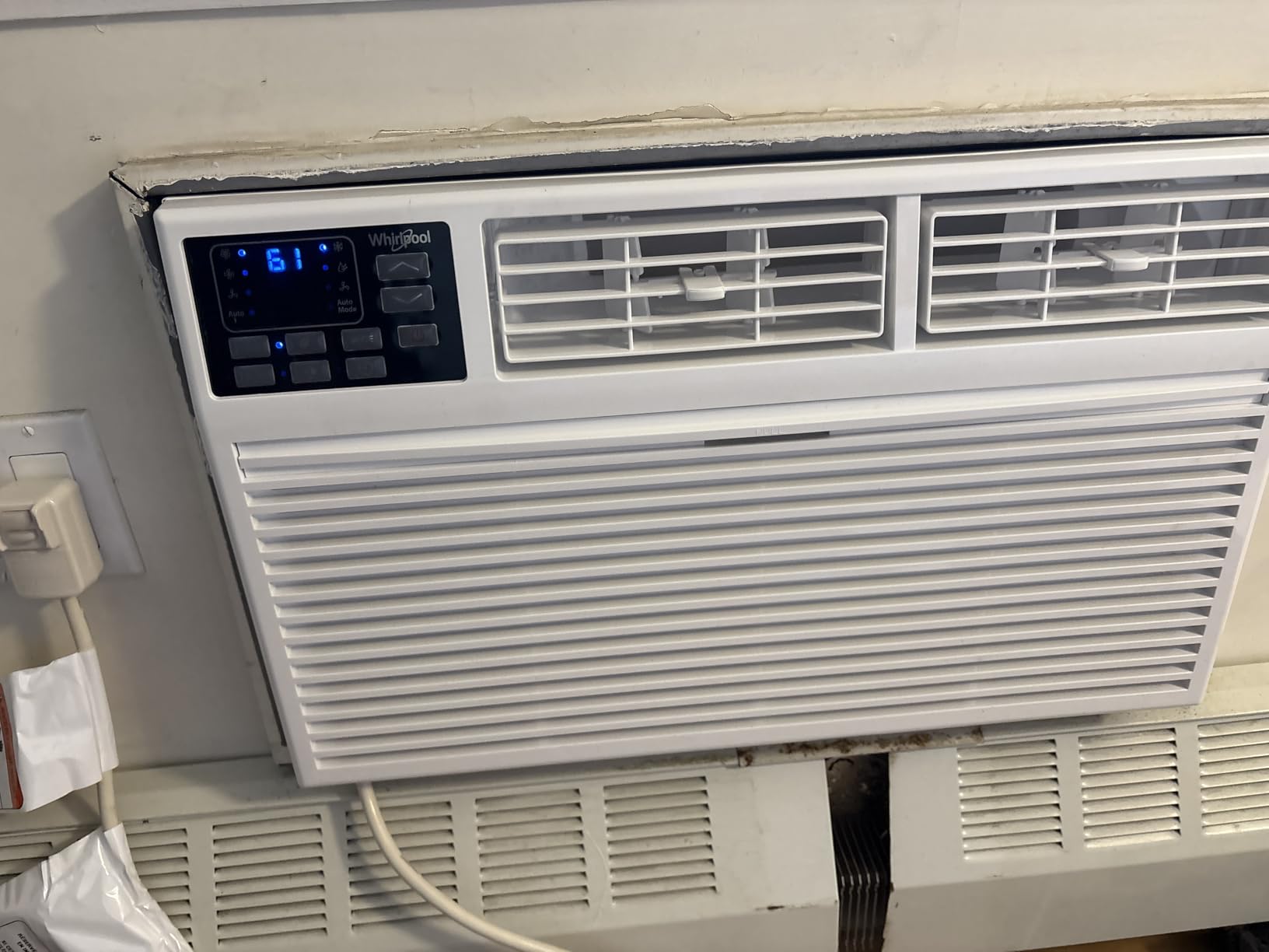 Whirlpool 8,000 BTU Through the Wall Air Conditioner, 115V, Cools up to 350 Sq. Ft. for Living Room, Bedroom, Kitchen with Dehumidifier and Remote Control, White - Customer Photo 2