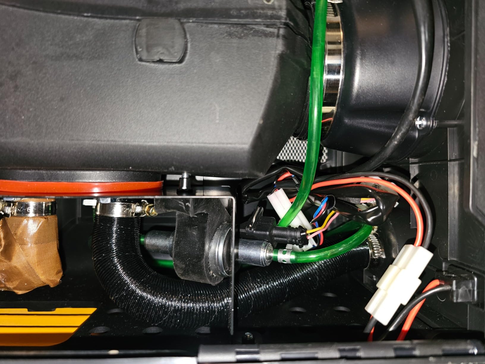 HCALORY 12V Portable Diesel Heater,Toolbox 2 Diesel Air Heater 8KW 6L All-in-One Parking Heater with APP Control Work at Altitude Max 20000 ft for Car Trucks RV and camper - Customer Photo 1