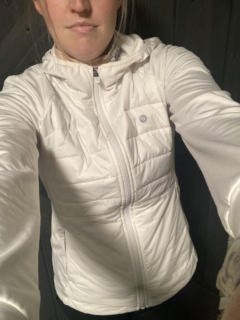 baleaf Women's Running Winter Jacket with Hood Warm Lightweight Insulated Hybrid Jackets Puffer Zip Pockets Hiking Skiing Customer Review baleaf Women's Running Winter Jacket with Hood Warm Lightweight Insulated Hybrid Jackets Puffer Zip Pockets Hiking Skiing - Customer Photo 3