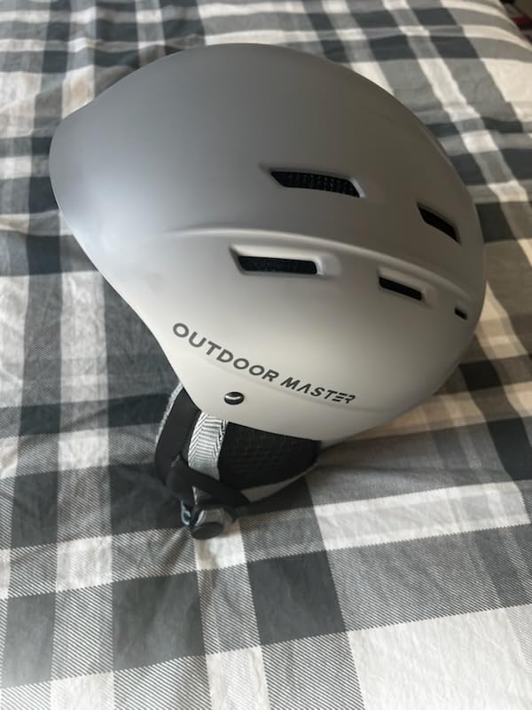 OutdoorMaster MIPS Ski Helmet - Kelvin II MIPS Snow Sport Helmet Snowboard Helmet for Men Women & Youth Customer Review OutdoorMaster MIPS Ski Helmet - Kelvin II MIPS Snow Sport Helmet Snowboard Helmet for Men Women & Youth - Customer Photo 3