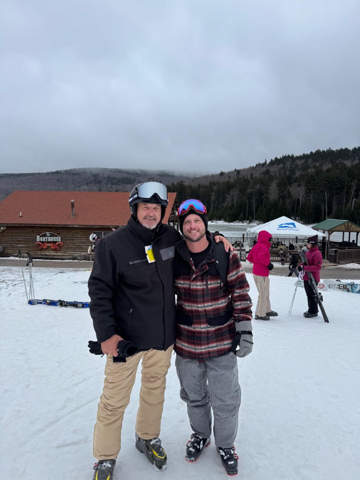 YEEFINE Men's Snow Ski Pants Insulated Waterproof Warm Winter Outdoor Snowboard Bibs with Suspenders Customer Review YEEFINE Men's Snow Ski Pants Insulated Waterproof Warm Winter Outdoor Snowboard Bibs with Suspenders - Customer Photo 1