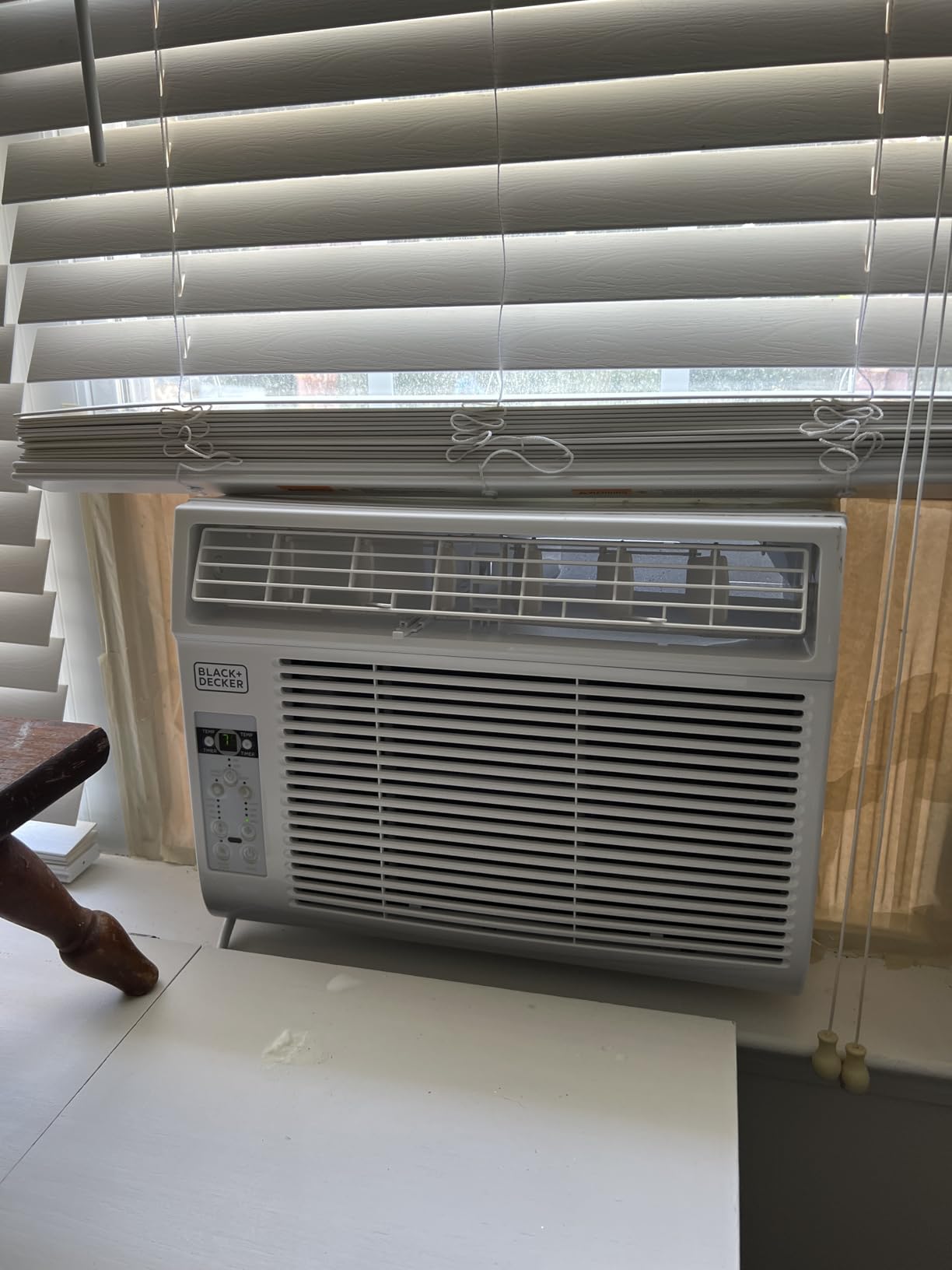 BLACK+DECKER Window or Through The Wall Air Conditioner 18000 BTU, AC Window Unit Cools Up to 1000 Square Feet, Window AC Unit with Remote Control, 3 Cooling Speeds and Fan Only, BD18WT6, White - Customer Photo 1