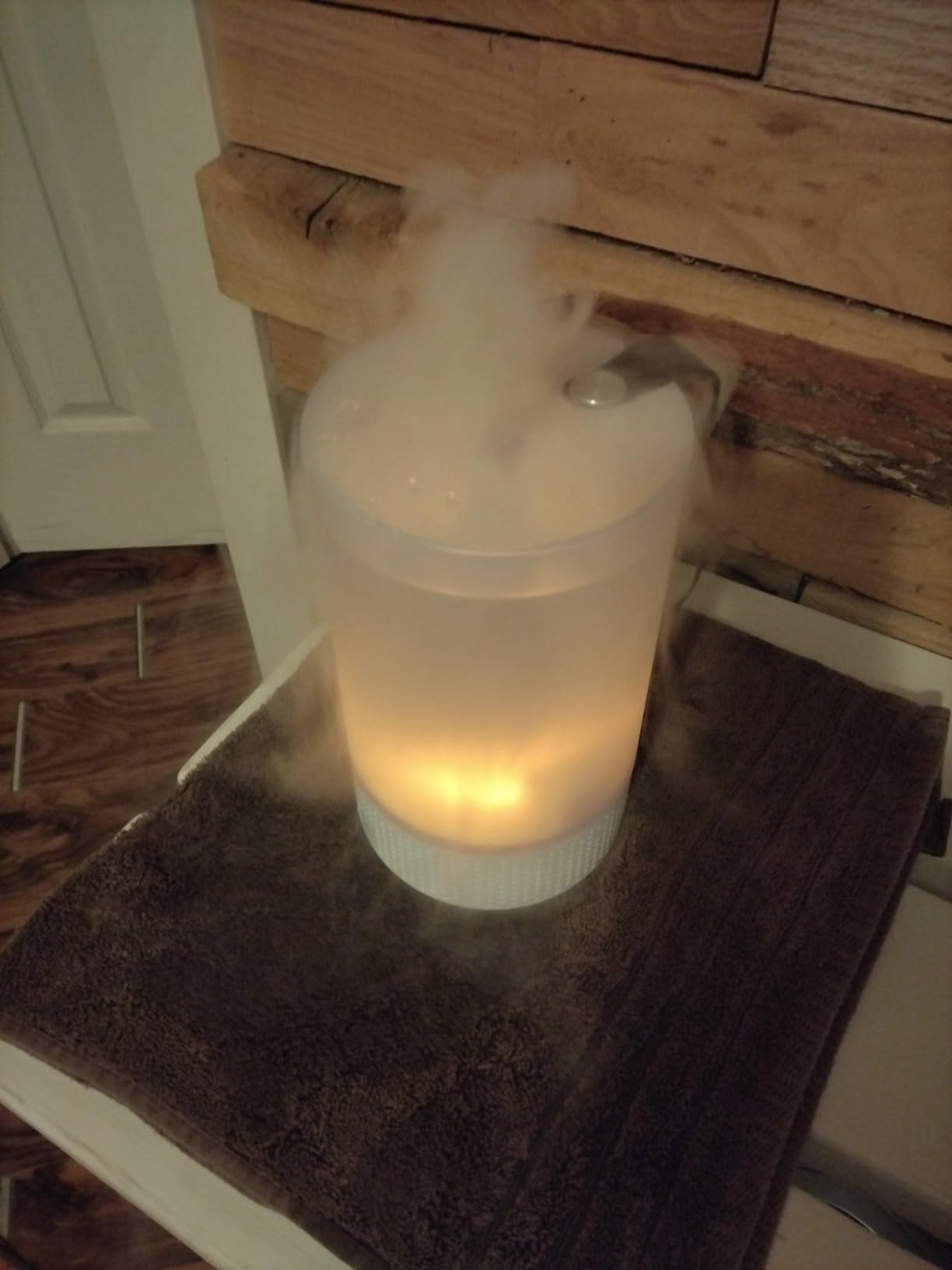 Vornado Votiv 7 Whole Room Ultrasonic Humidifier with Ambient Lighting, 2 Gallon Output, Carry Handle, Simple Refill, Touch Controls, 2 Mist Settings, Humidifier for Bedroom, Translucent White - Customer Photo 4