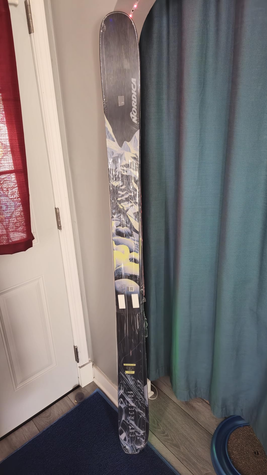 Nordica Unisex Adults Enforcer 104 Lightweight Smooth Maneuverable All-Mountain Skis Without Bindings Winter Sports - Customer Photo 1