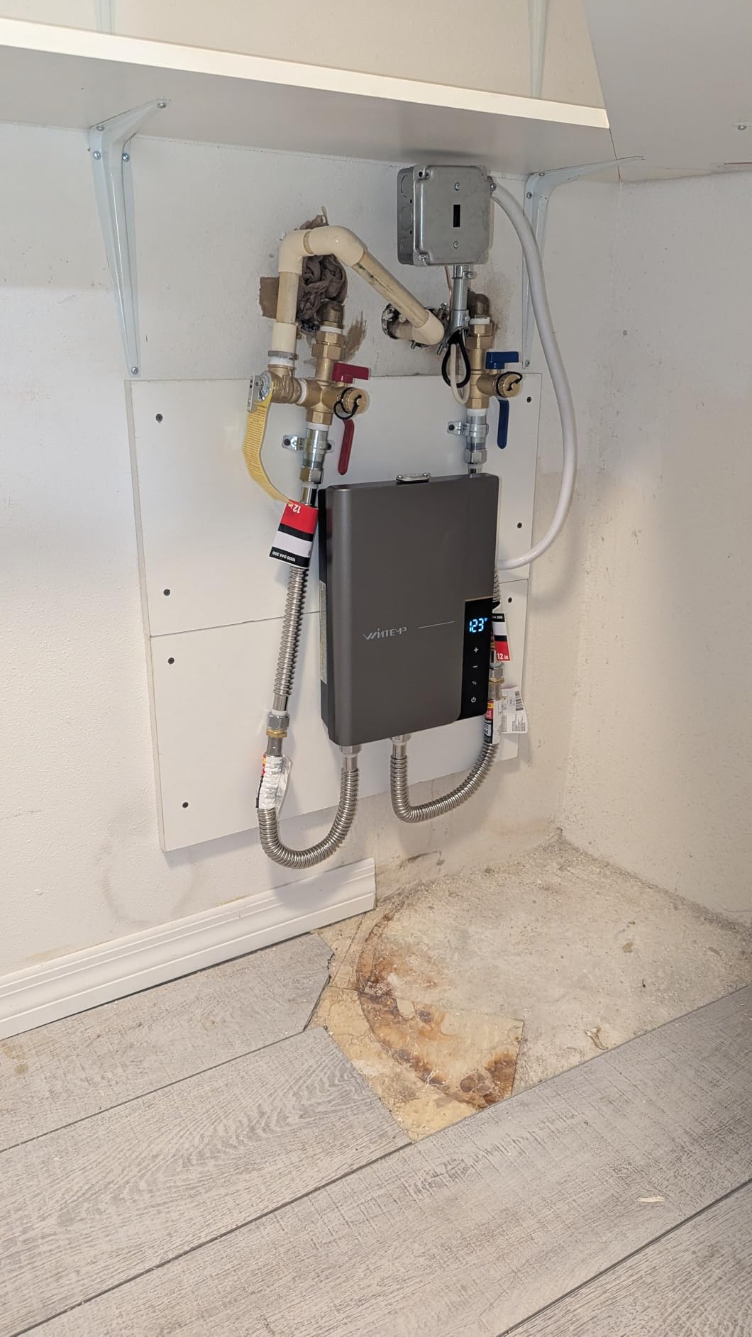 18kW Tankless Water Heater Electric 240V WINTEMP, On Demand Instant Hot Water Heater, Up to 4.3 GPM, with LED Temperature Display, Whole House Hot Water Supply, WiFi Control, ETL Certified - Customer Photo 1