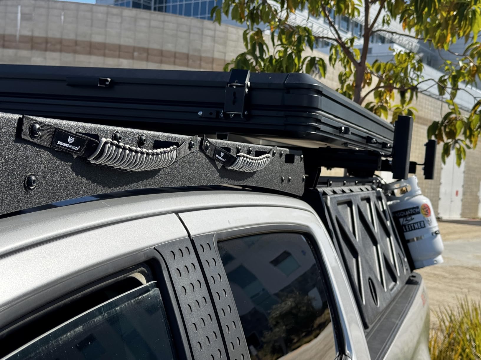 Alumnimun Rooftop Tent Hard Shell, Pop Up 2 Person Roof Top Hardshell for Camping Truck Van Suitable for Jeep SUV Car - Customer Photo 1