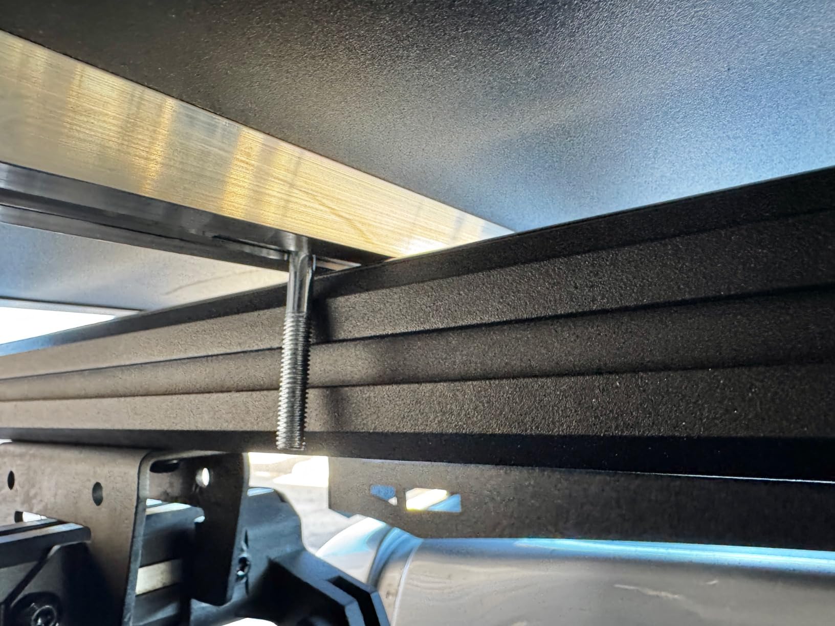 Alumnimun Rooftop Tent Hard Shell, Pop Up 2 Person Roof Top Hardshell for Camping Truck Van Suitable for Jeep SUV Car - Customer Photo 2