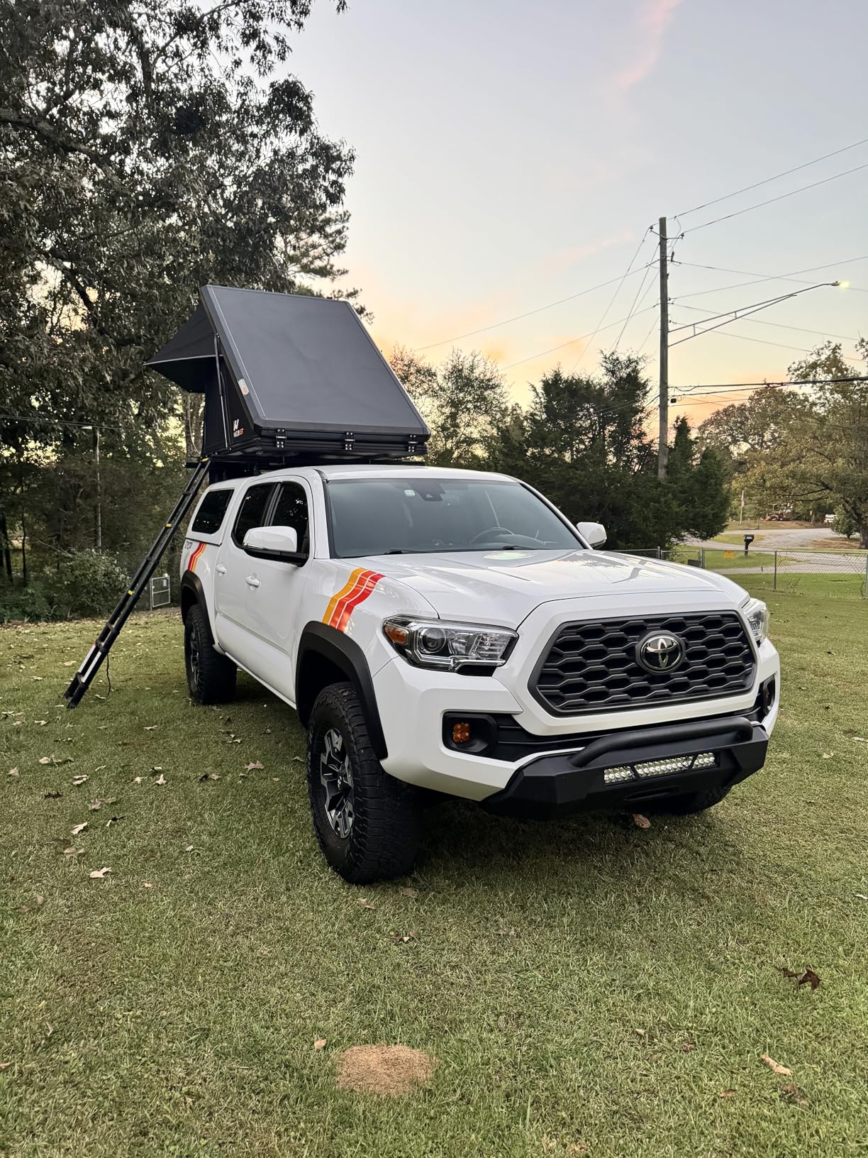 Naturnest Rooftop Tent Hard Shell, Easy Set Up Pop Up Tent for 2 Person Camping, Waterproof Windproof UV-Resistant Blackout Privacy 4 Season Tents for Truck, Jeep, SUV, Van, Trailer - Polaris Plus - Customer Photo 1