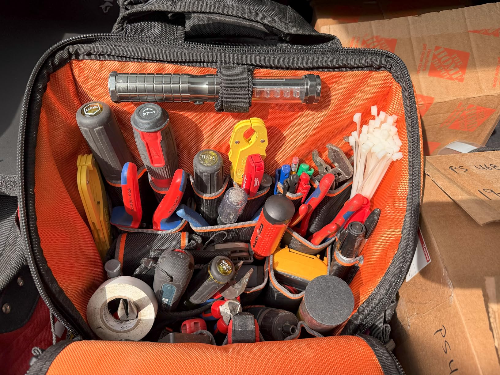 Klein Tools 62482 Tool Backpack, Tool-Station Pro Heavy-Duty Organizer with 27 Pockets, Large Interior, Molded Bottom, Electrician Tool Bag - Customer Photo 3