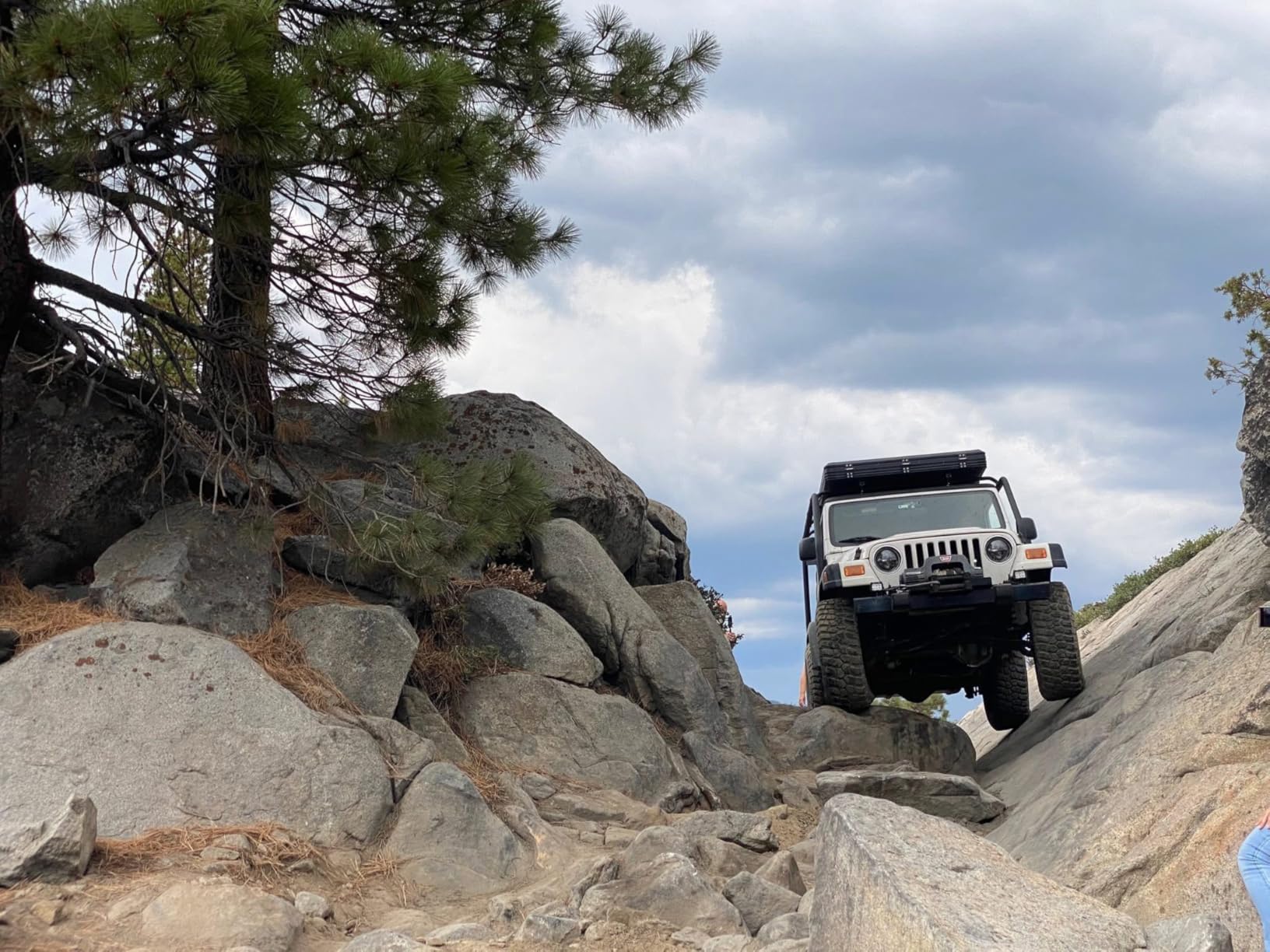 Rooftop Tent Hardshell, 2-3 Person Camping Car Roof Top Tent Hard Shell Suitable for Jeep, SUV, Truck, Van - Customer Photo 2