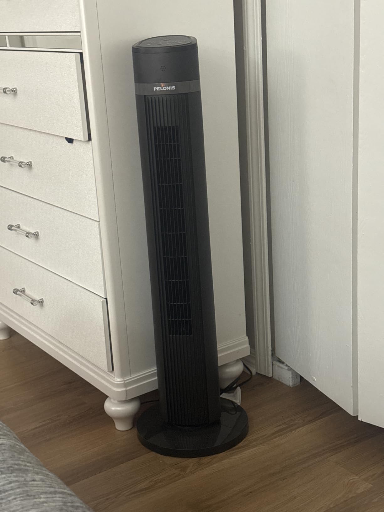 PELONIS 40 inch Bladeless Tower Fan for Bedroom, Standing Fan with Remote Control, 26ft/s, 90° Oscillation, 3 Speed Settings, 27 Db, 3 Modes, 15-Hour Timer, LED Display, Fan that Blows Cold Air, Grey - Customer Photo 1