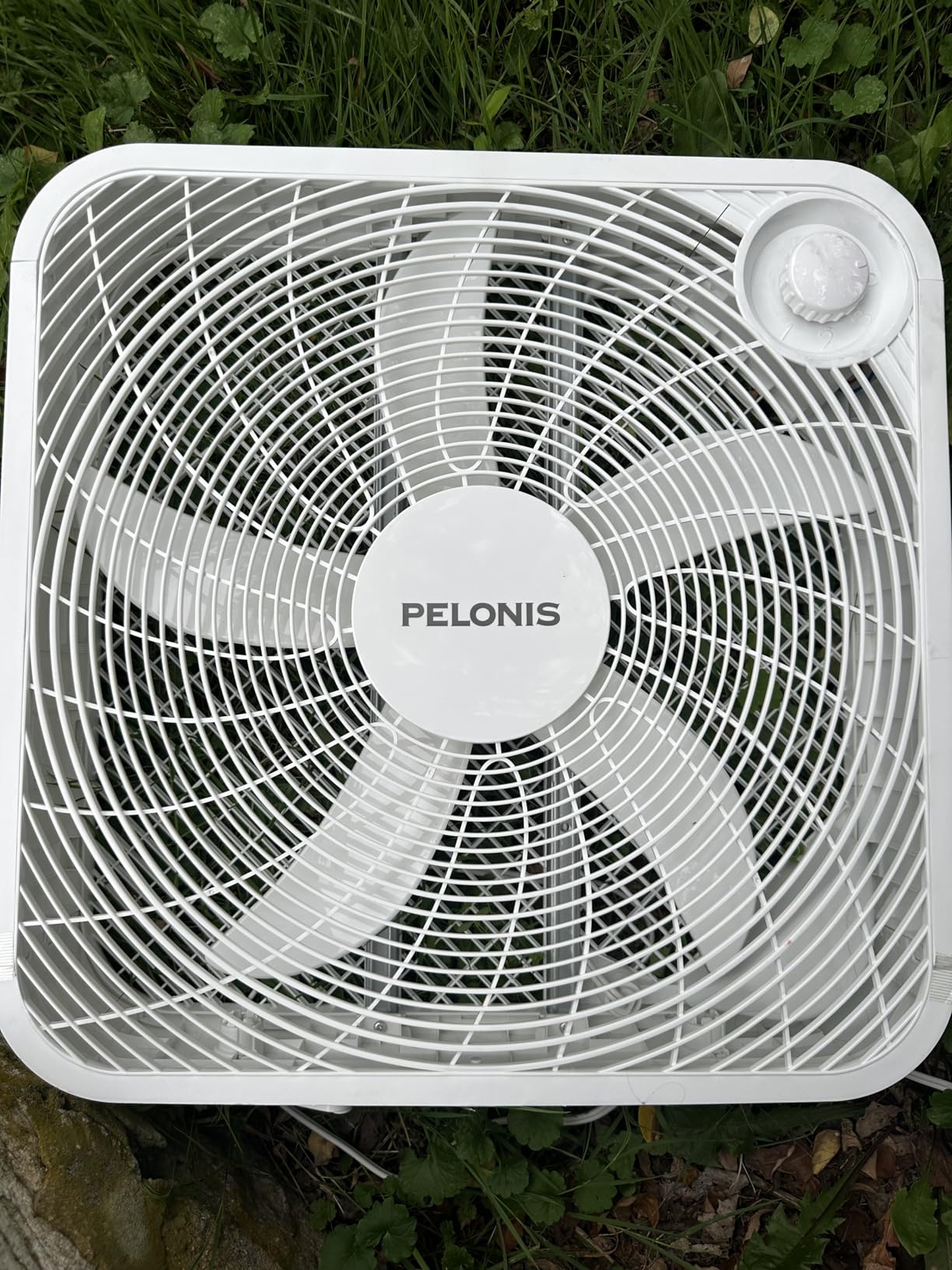 PELONIS 20 Inch Box Fan – 3 Speeds, Window Fans, Floor or Tabletop, 25ft/s, 2025 Upgraded, Superior Air Throw (2295 CFM), Lightweight, 5 Blades, Fans for Bedroom, Office, Living Room, Garage - Customer Photo 2