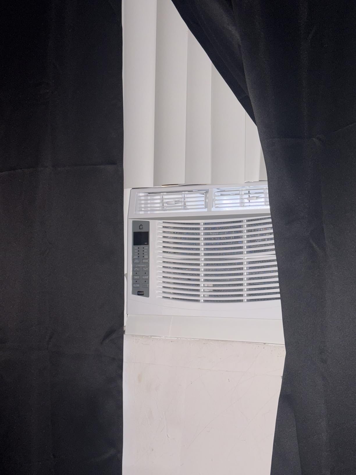 6000 BTU Window Air Conditioner with WiFi, Cools up to 250 Sq. Ft., Energy Saving Window AC Unit with Remote & App Control & Timer Function & Easy Install Kit, Perfect for Small Bedroom, Living Room - Customer Photo 1