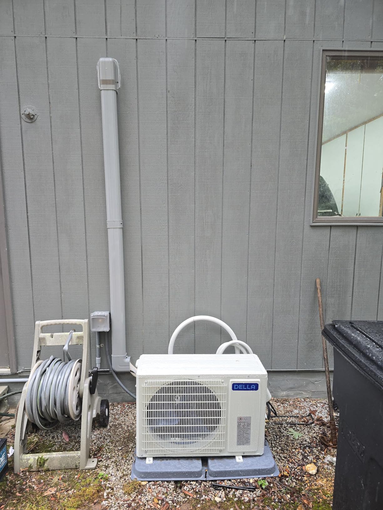 DELLA Serena 22 SEER2 12000 BTU Mini Split Heat Pump Works with Alexa, Energy Star 1 Ton Pre-Charged 230V Ductless AC Unit Inverter Air Conditioner System for Rooms up to 550Sq.Ft, 16.4ft Install Kit - Customer Photo 2