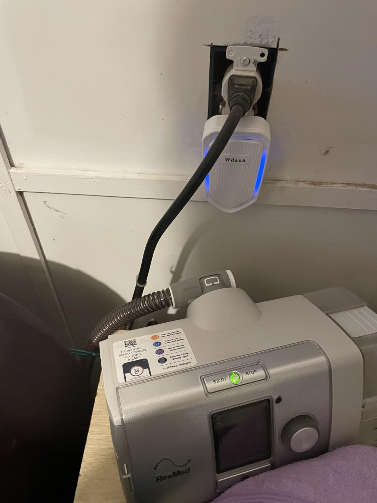 Plug-In Air Purifier 4 Pack Negative Ion Air Purifiers Ionizer for Home, Bedroom, Office, Basement Kitchen Air Freshener Odor Reducer Pets Smoke Smell (4) - Customer Photo 1