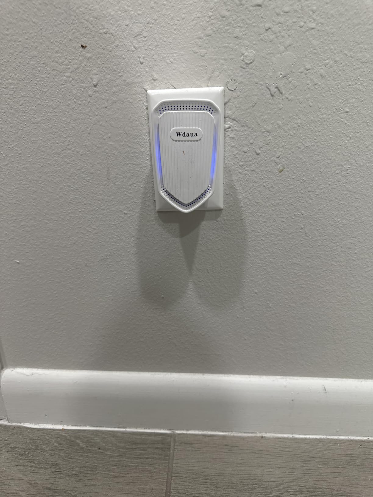 Plug-In Air Purifier 4 Pack Negative Ion Air Purifiers Ionizer for Home, Bedroom, Office, Basement Kitchen Air Freshener Odor Reducer Pets Smoke Smell (4) - Customer Photo 2