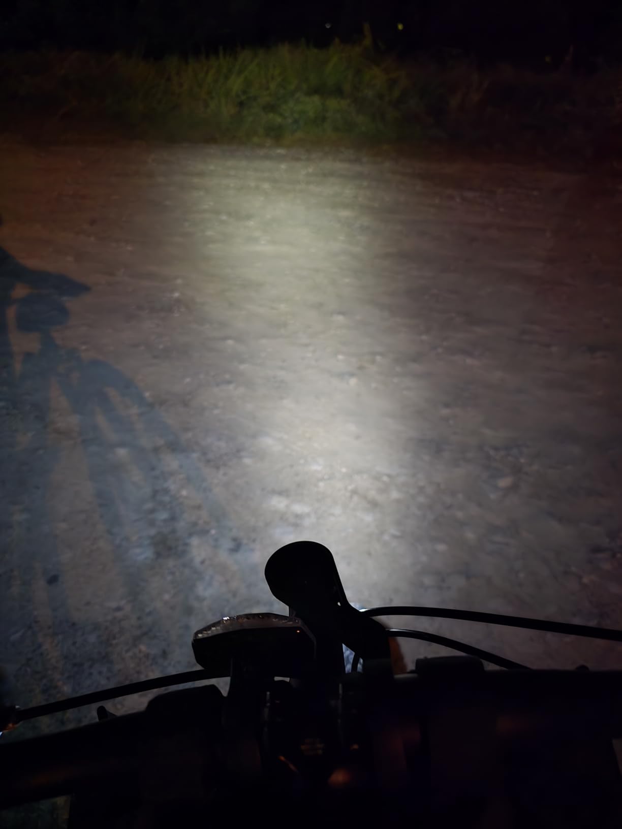 Magicshine Bike Light RN 1500S, Bicycle Lights for Night Riding with Underneath Mounted, FTR LightSync Control, USB Rechargeable, Bike Light Front and Back for Road Mountain Cycling - Customer Photo 3