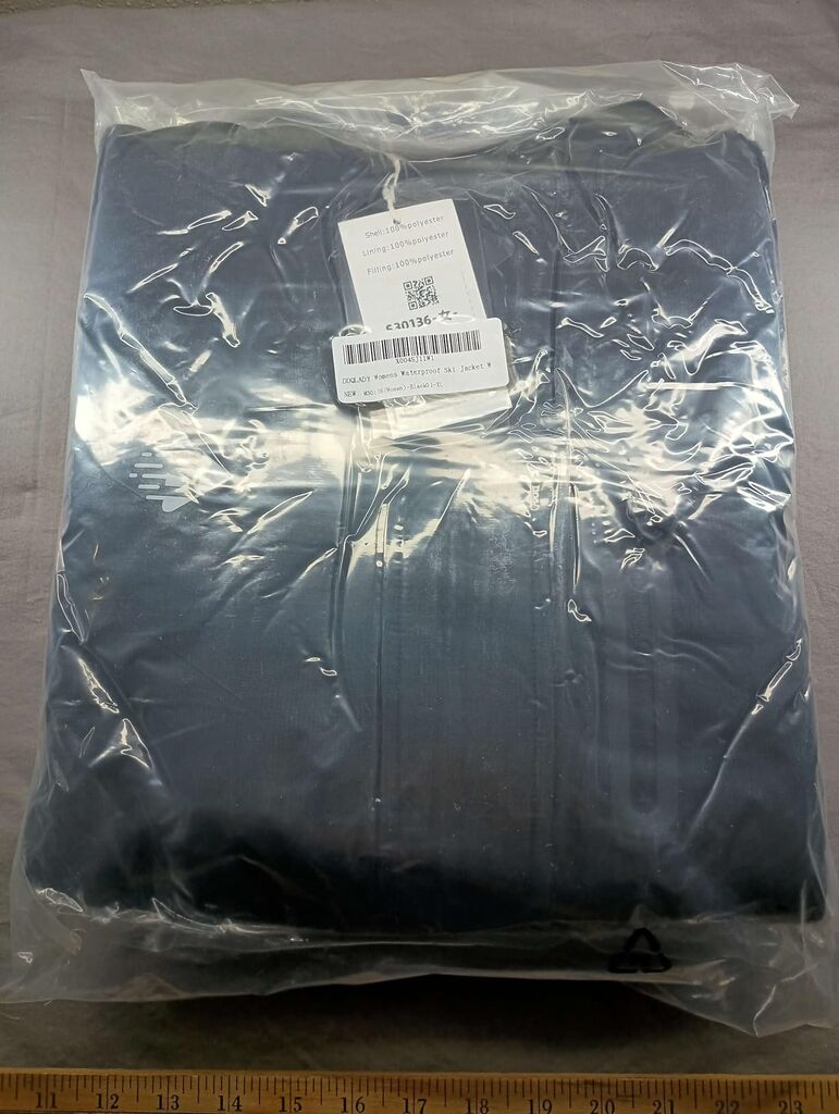 DDQLADY Women's Waterproof Ski Jacket Customer Review DDQLADY Women's Waterproof Ski Jacket - Customer Photo 1