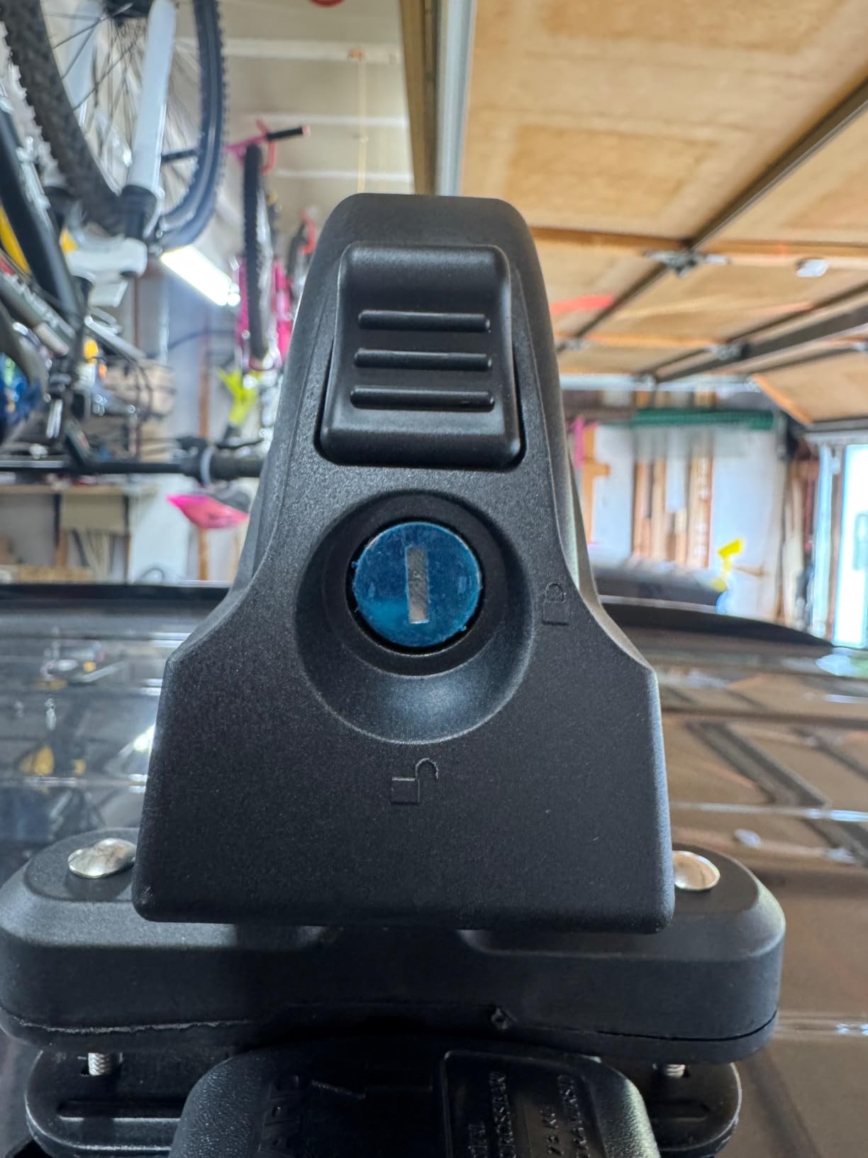 VEVOR Folding Hitch Mounted Ski & Snowboard Rack, Fits 2-Inch Receiver, Carries up to 6 Pairs of Skis or 4 Snowboards, Adjustable Hitch-Mounted Rack for Car with Key Lock, Security Strap, Tilt Access - Customer Photo 1