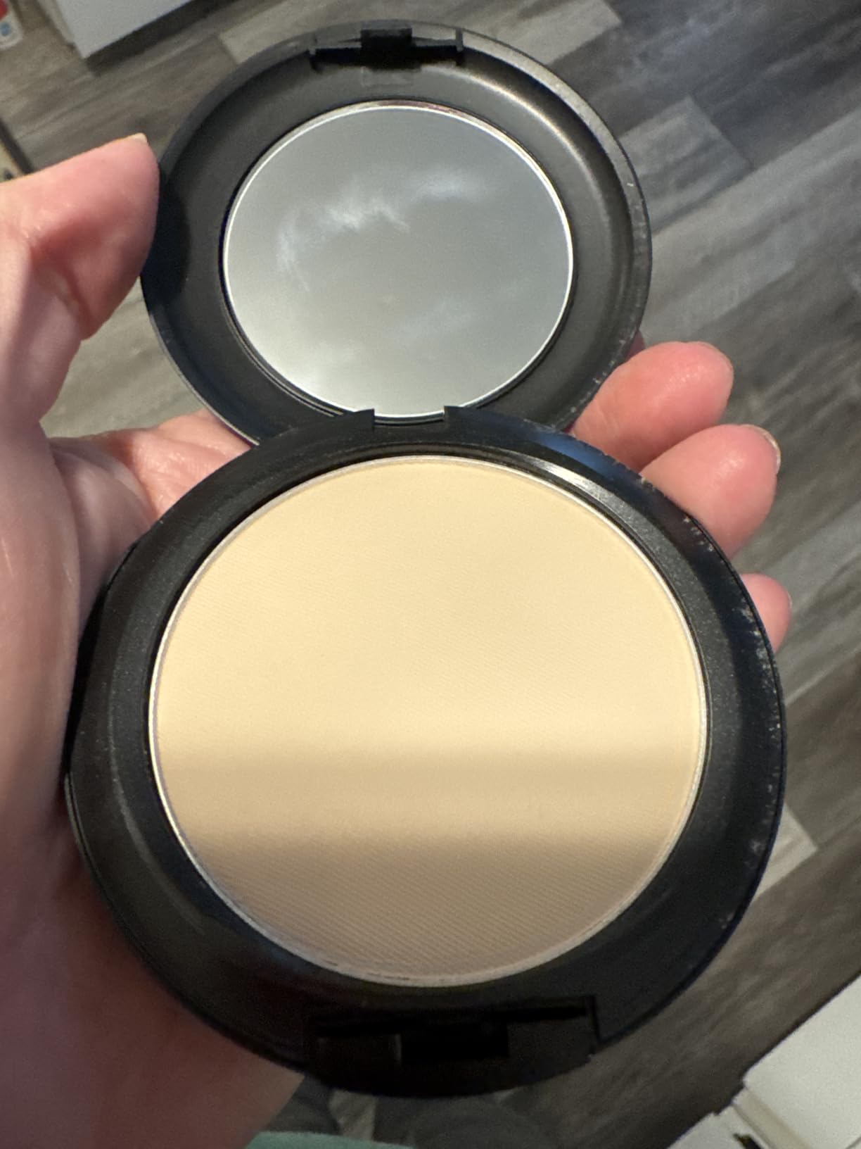 Mac Studio Fix Powder Plus Foundation Nw40 15gm/0.52 Oz - Customer Photo 3
